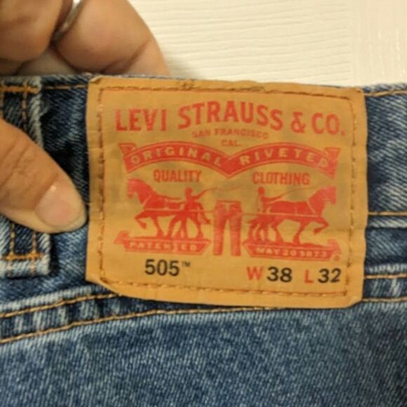 Men's 505 Levi Strauss and Company Straight Leg Relaxed Fit W38 L32 Blue Jeans - Picture 3 of 8